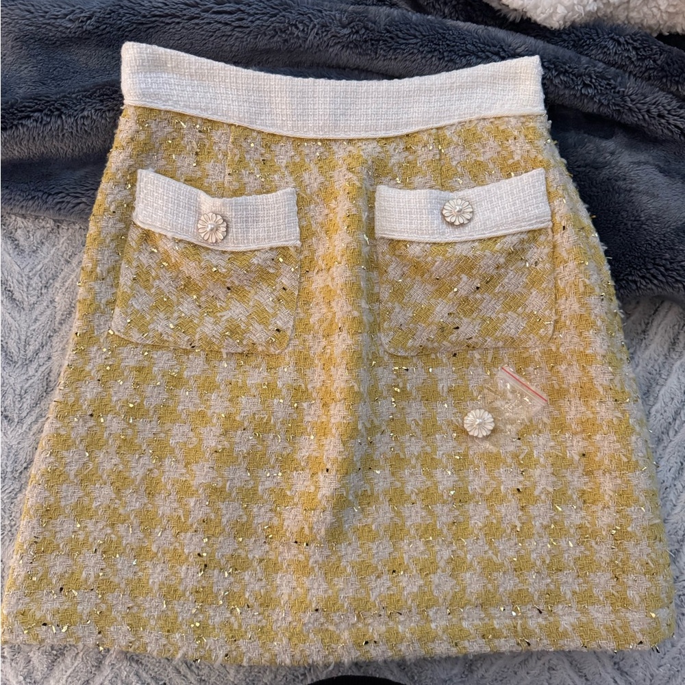 Chic Tweed Skirt in Yellow and Cream